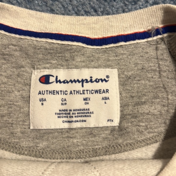 Women’s Champion Crewneck Size Small - Picture 2 of 2